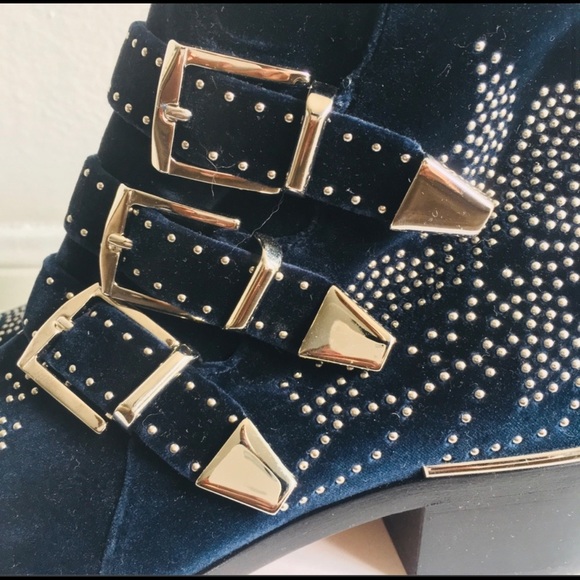 Chloe Susanna Navy Velvet Studded Ankle Bootie EUC Size 7.5/37.5 - Picture 3 of 11